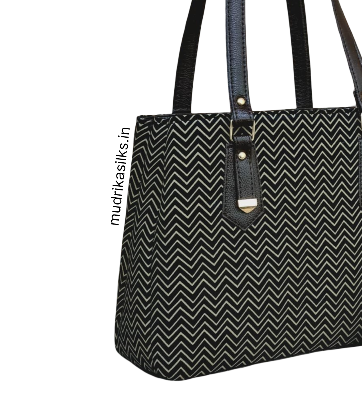 Chevron printed tote handbag