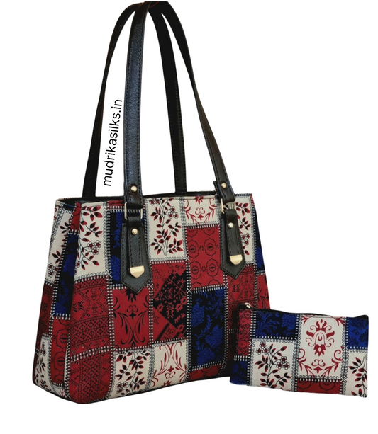 Bed half white kalamkari style handbag